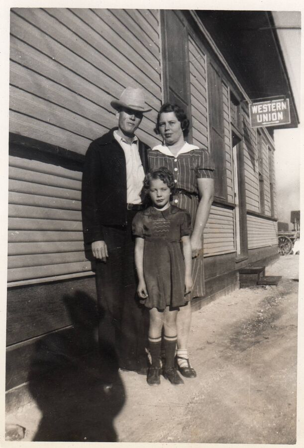 Cecil, Elva, and Dorothy Altom · 1930s