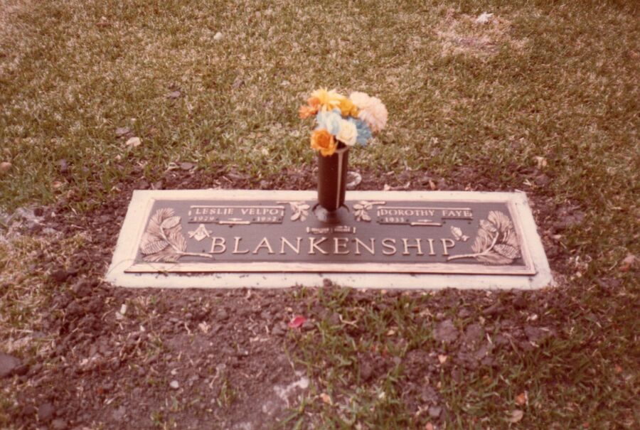 Val and Dorothy headstone · 1982