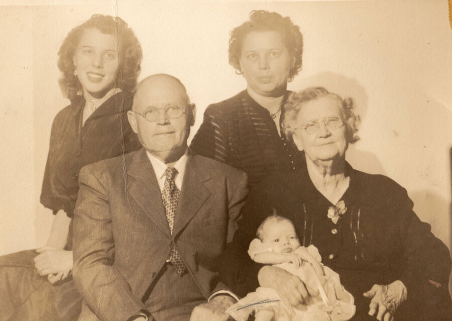 Dorothy Blankenship, John H.H. Butler, Elva Altom, Lizzie Butler, and Vange Blankenship - · 1952