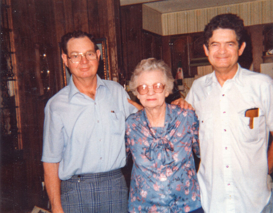 Dub, Essie, and Velpo in the · 1908s